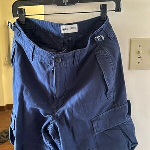 aritzia cargo pants, worn once, size 8